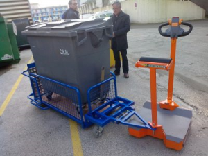 Tracteur électrique auto-embarqué