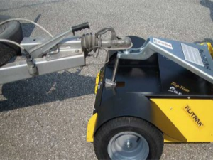 Tracteur-pousseur électrique