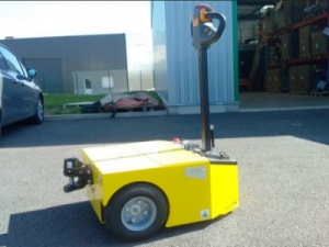 Tracteur-pousseur électrique