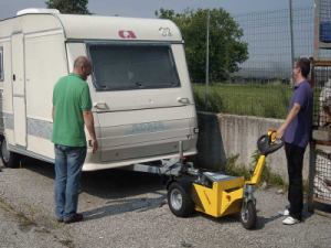 Tracteur-pousseur électrique